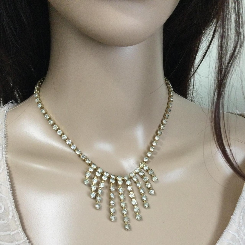 Elegant vintage 1980s retro revival (50s/60s inspired) rhinestone fringe choker